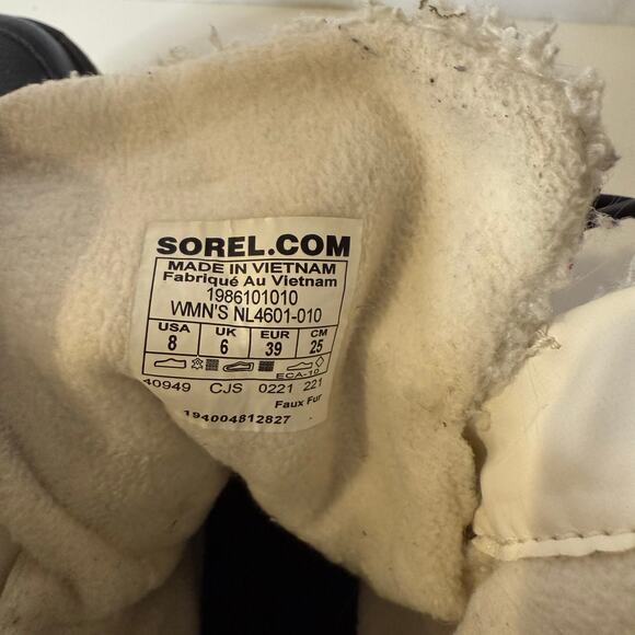 Sorel Women’s Fuzzy Snow Boots Size 8 - Picture 3 of 8